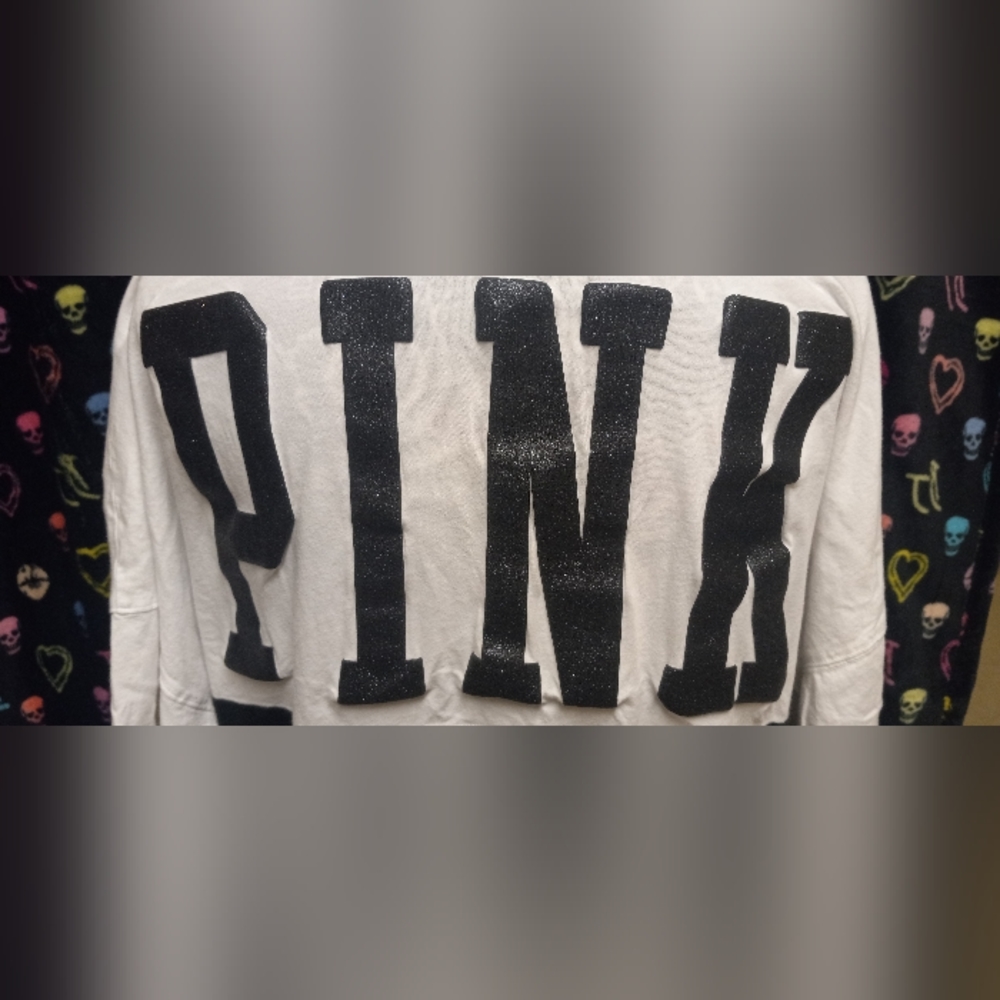 #17 VS Pink Varsity Tee w/Glitter 🖤